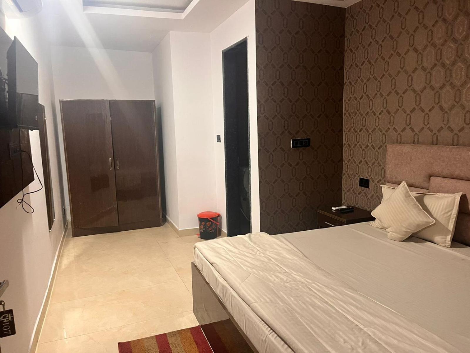 Ceremony Hotel And Banquets فريد آباد المظهر الخارجي الصورة